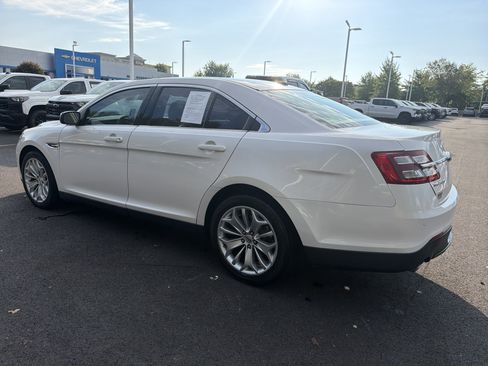 Used 2018 Ford Taurus Limited w/ Driver Assist Package FWD image 8