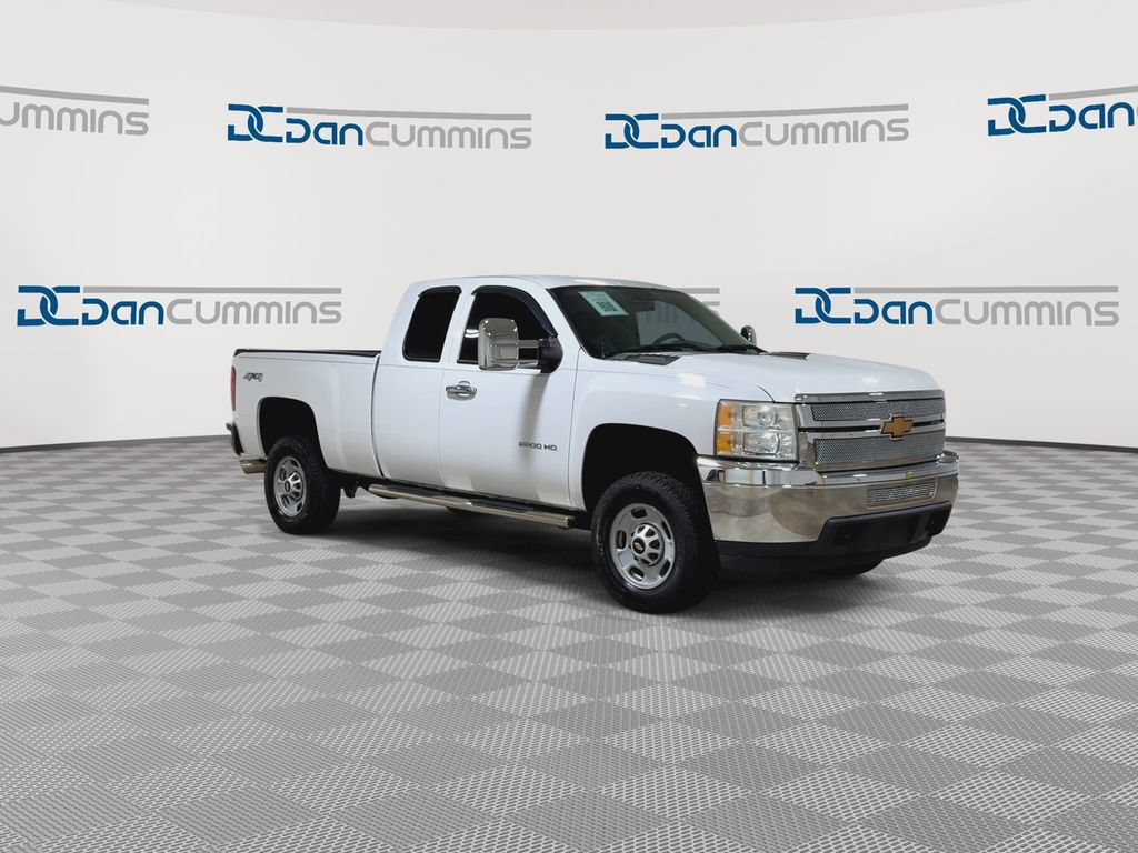 Used 2013 Chevrolet Silverado 2500 W/T AWD/4WD image 2