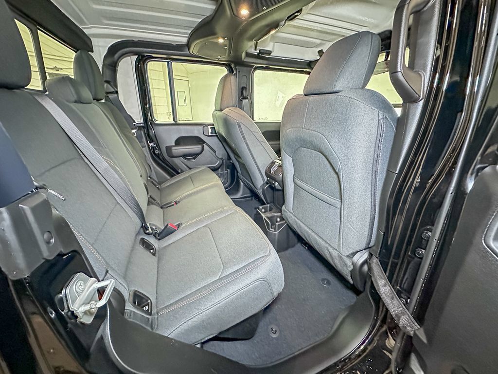 New 2026 Jeep Gladiator Sport AWD/4WD image 4