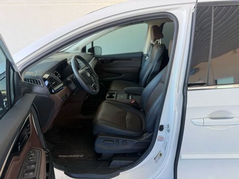 Used 2025 Honda Odyssey Elite image 24