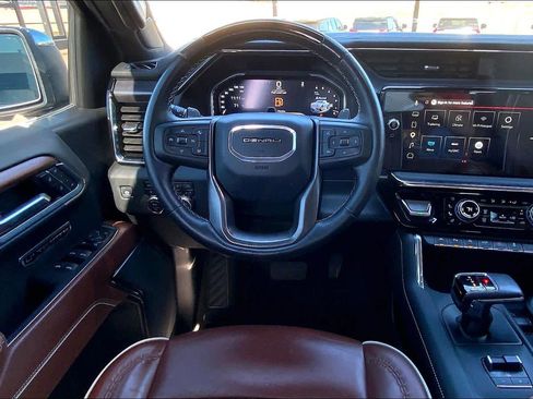 Used 2025 GMC Sierra 1500 Denali Ultimate image 6
