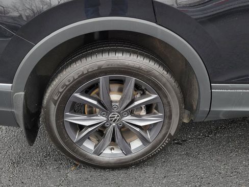 Used 2022 Volkswagen Tiguan SE w/ Panoramic Sunroof Package image 15