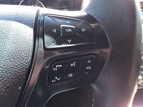 Used 2017 Ford Explorer XLT w/ Equipment Group 202A AWD/4WD image 33