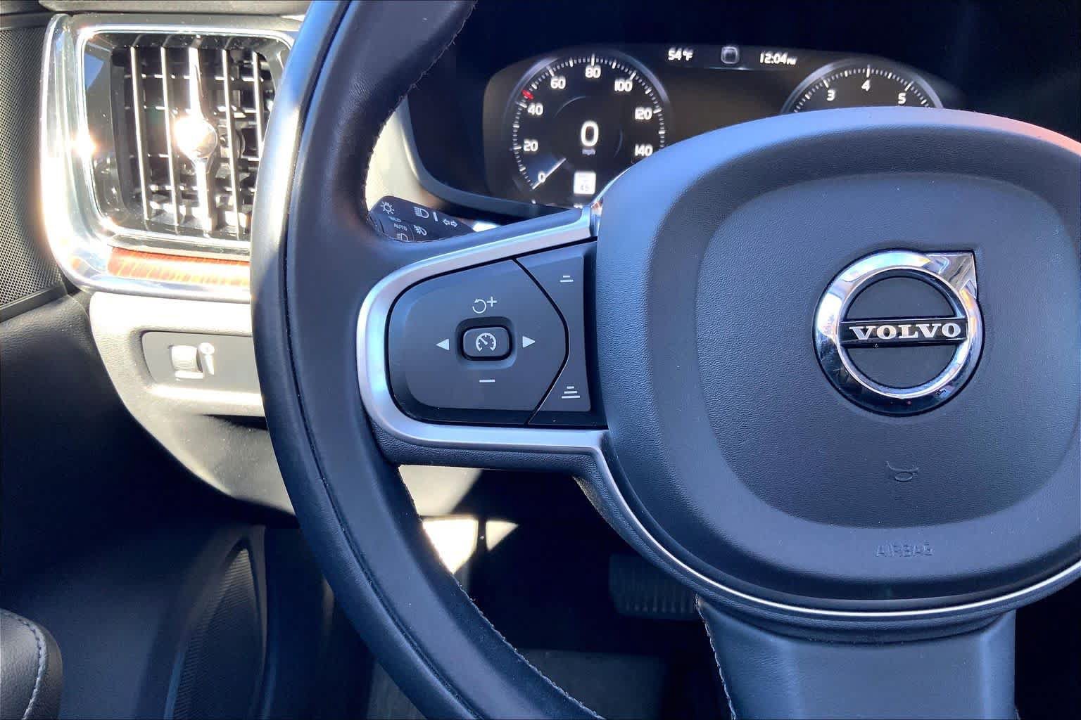 Used 2022 Volvo S60 B5 Momentum w/ Premium Package AWD/4WD image 24