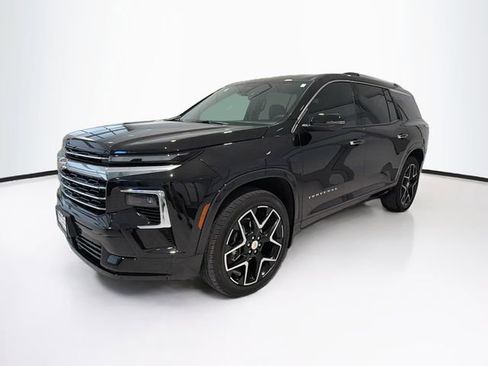 Used 2026 Chevrolet Traverse High Country w/ LPO, Floor Liner Package AWD/4WD image 3
