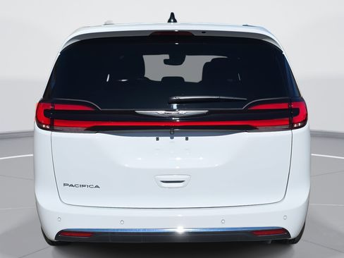 New 2026 Chrysler Pacifica Select image 6