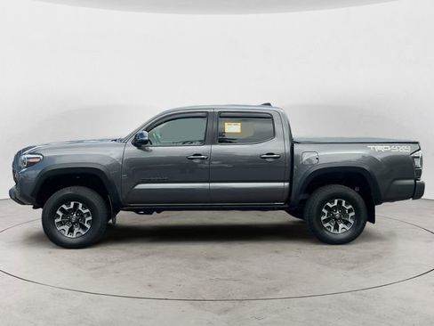 Certified 2020 Toyota Tacoma TRD Off-Road w/ Technology Package AWD/4WD image 2