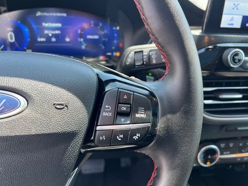 Used 2022 Ford Escape SEL w/ SEL Stealth AWD Package image 17