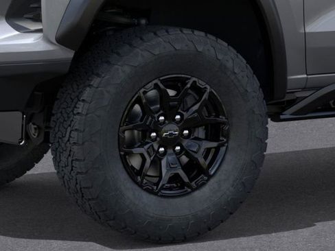 New 2025 Chevrolet Colorado ZR2 w/ Midnight Edition image 9