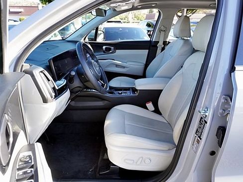 Used 2025 Kia Sorento EX w/ Panoramic Sunroof Package FWD image 15