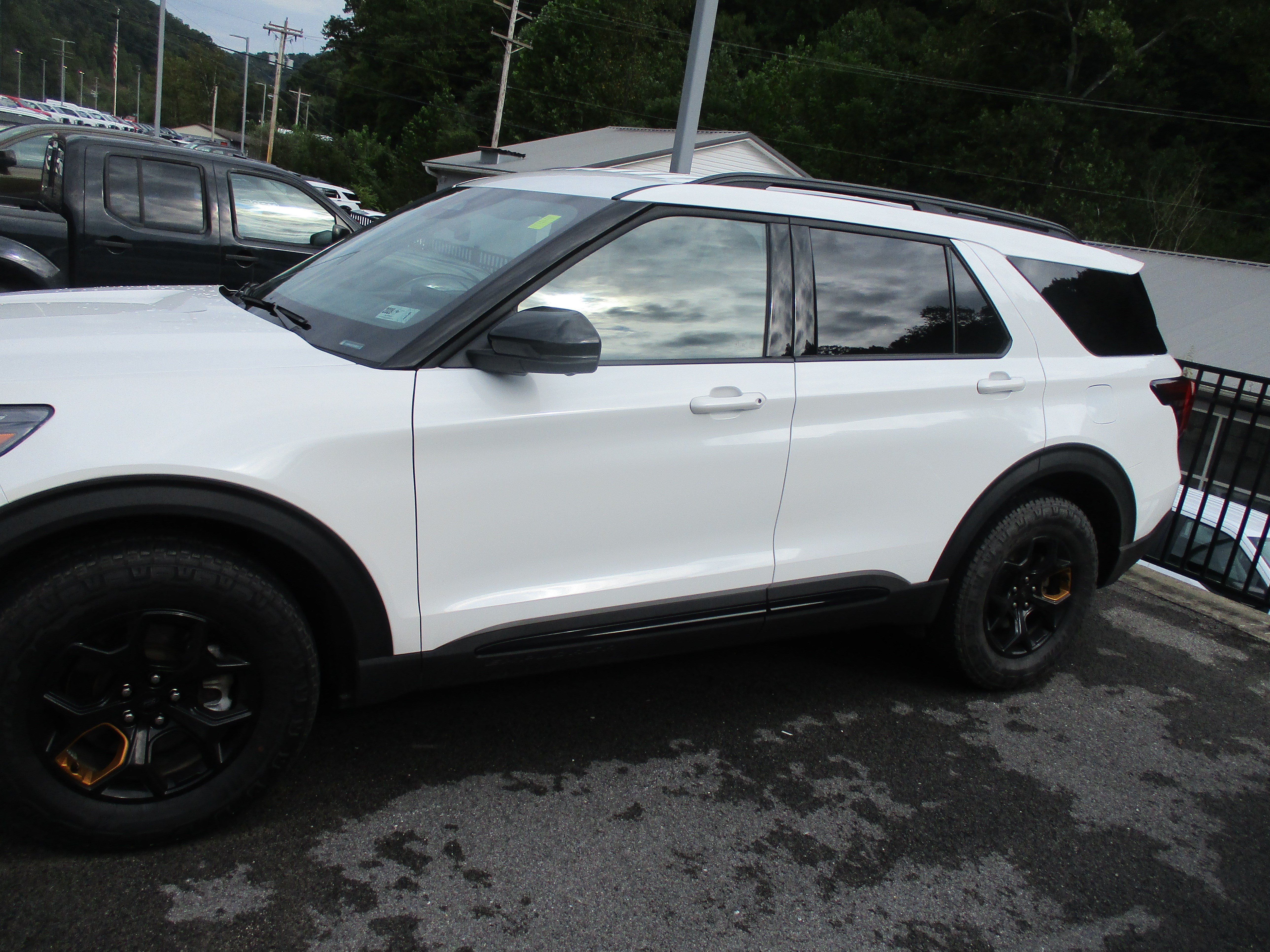 Used 2026 Ford Explorer Tremor w/ Tremor Convenience Package AWD/4WD image 7