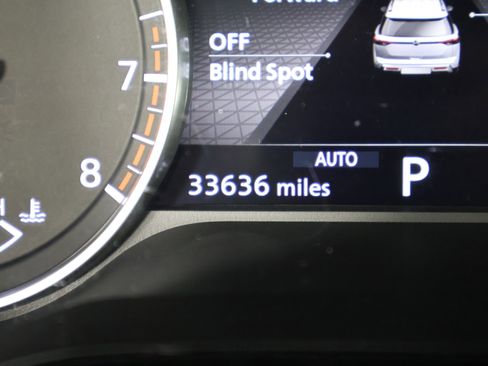 Used 2025 Nissan Pathfinder SV image 17