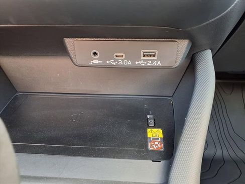 Used 2025 Subaru Forester Premium image 16