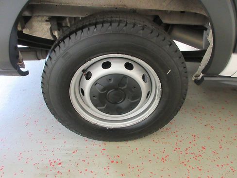 Used 2018 Ford Transit 250 130 Medium Roof RWD image 6
