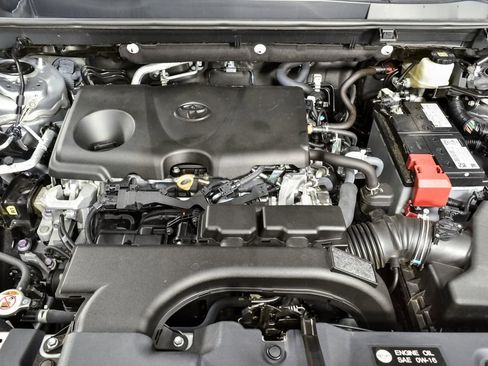 Used 2021 Toyota RAV4 XLE Premium image 32