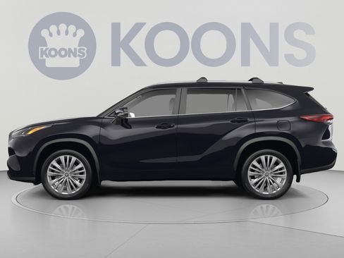 Used 2023 Toyota Highlander Platinum AWD/4WD image 2
