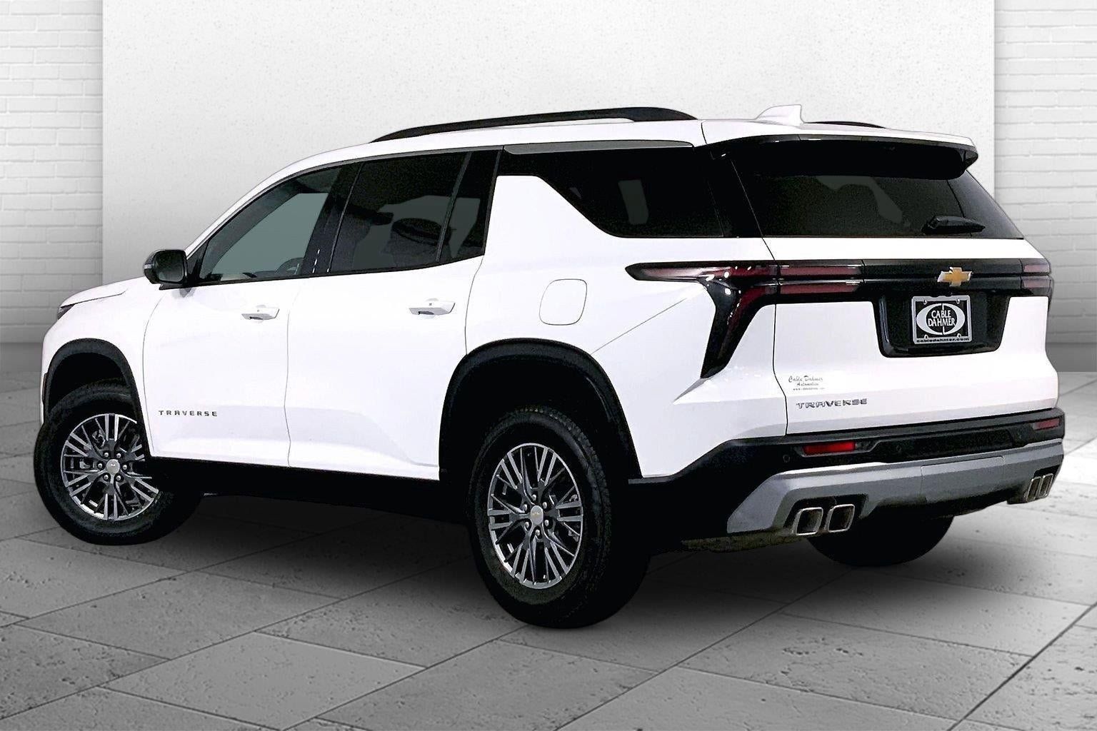 Used 2026 Chevrolet Traverse LT w/ Driver Confidence Package FWD image 11