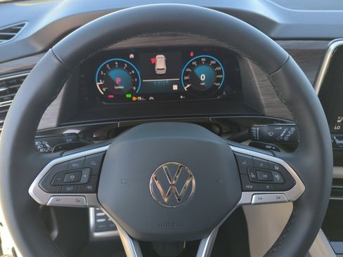 New 2026 Volkswagen Atlas SEL Premium R-Line image 9