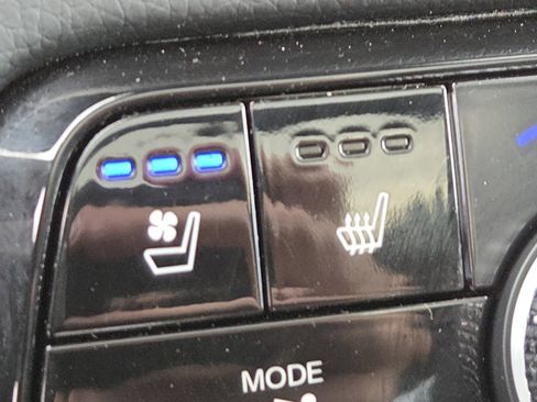 Used 2025 Honda Pilot Black Edition image 8