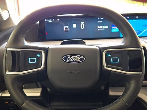 Used 2025 Ford Expedition Max Active AWD/4WD image 33