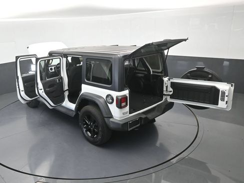 Used 2022 Jeep Wrangler Unlimited Sport AWD/4WD image 69