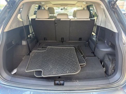 Used 2018 Volkswagen Tiguan SEL FWD image 22