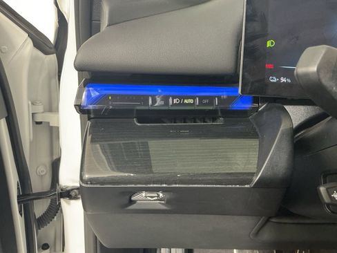 Certified 2025 BMW i5 xDrive40 w/ M Sport Package image 17