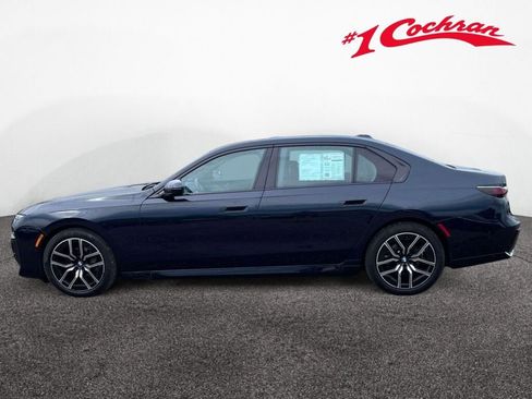 Used 2025 BMW 740i xDrive w/ Premium Package AWD/4WD image 10