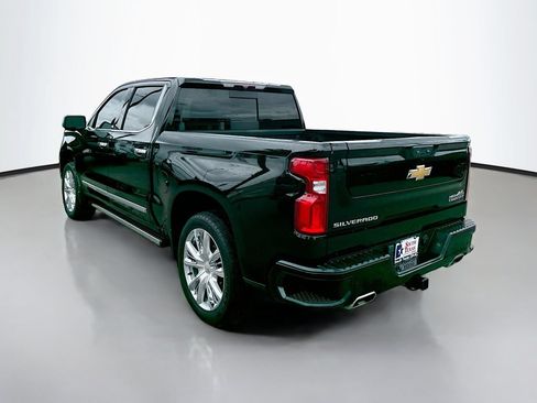 Used 2022 Chevrolet Silverado 1500 High Country w/ High Country Premium Package AWD/4WD image 5