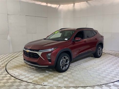 Used 2024 Chevrolet Trax LT image 4