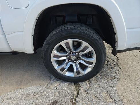 Used 2020 RAM 1500 Limited AWD/4WD image 9