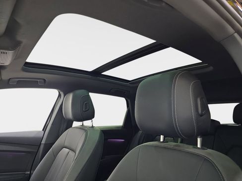 Used 2023 Audi Q4 e-tron Premium Plus w/ Premium Plus AWD/4WD image 28