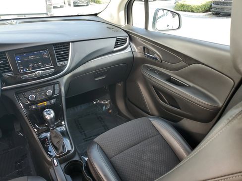 Used 2022 Buick Encore Preferred w/ Safety Package image 15