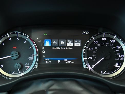 Used 2024 Toyota Highlander LE AWD/4WD image 30
