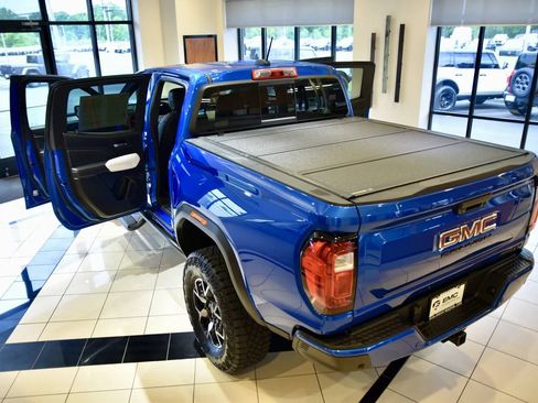 Used 2023 GMC Canyon AT4X AWD/4WD image 9