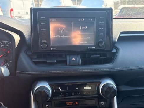 Used 2020 Toyota RAV4 LE w/ All Weather Liner Package image 33