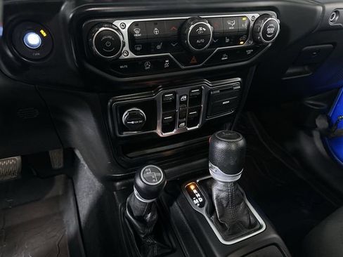 Used 2021 Jeep Gladiator Sport AWD/4WD image 16