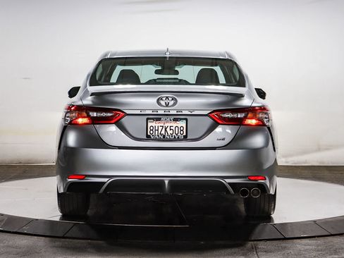 Used 2019 Toyota Camry SE FWD image 3