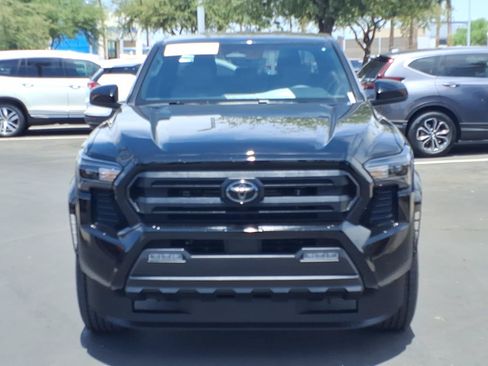 Certified 2025 Toyota Tacoma SR5 AWD/4WD image 2