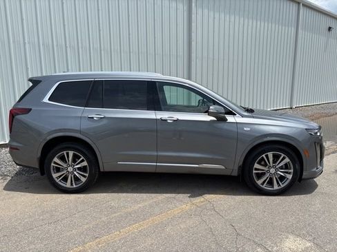 Used 2022 Cadillac XT6 Premium Luxury image 4