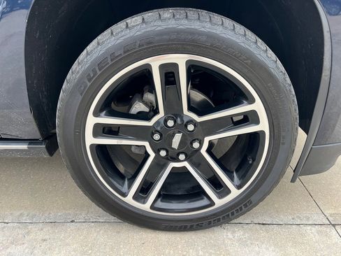 Used 2017 Cadillac Escalade ESV Platinum image 9