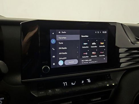 Used 2025 Toyota Camry SE FWD image 16
