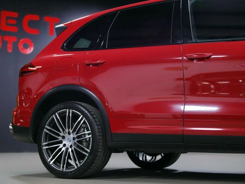 Used 2018 Porsche Cayenne S image 10