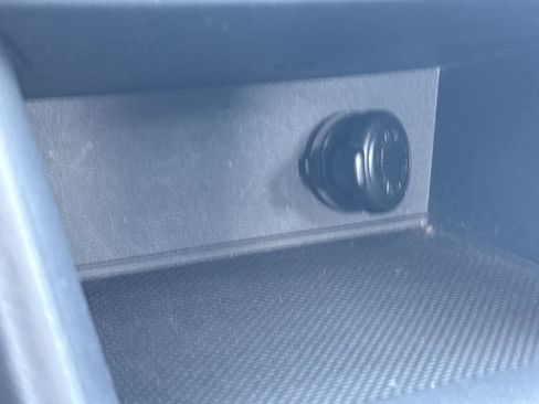 Used 2017 Subaru Impreza 2.0i Premium image 25