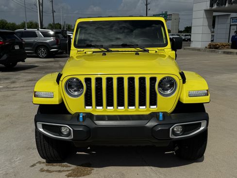 Used 2023 Jeep Wrangler Unlimited Sahara AWD/4WD image 3