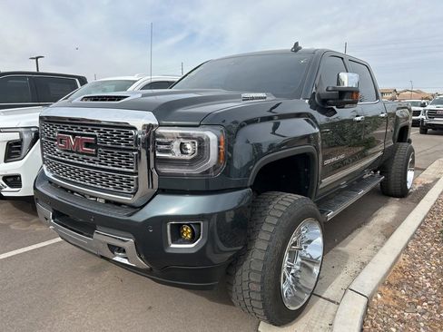 Used 2019 GMC Sierra 2500 Denali w/ Duramax Plus Package image 1