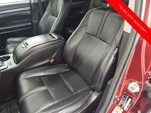 Used 2017 Toyota Highlander SE image 15