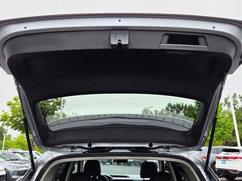 Used 2023 Volkswagen Taos SE w/ Panoramic Sunroof Package FWD image 56