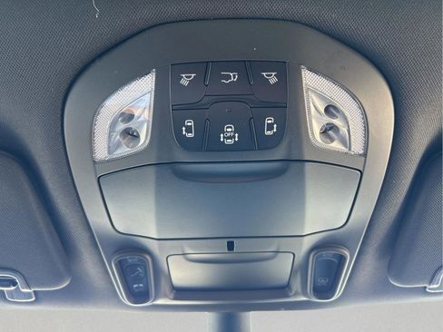 New 2026 Chrysler Pacifica Limited image 32