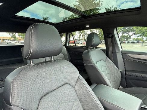 Used 2024 Volkswagen Atlas Cross Sport SE FWD image 40